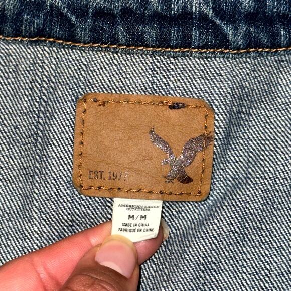 American Eagle Outfitters Trucker Jacket Womens M Blue Denim Cotton Button Front - Picture 4 of 6